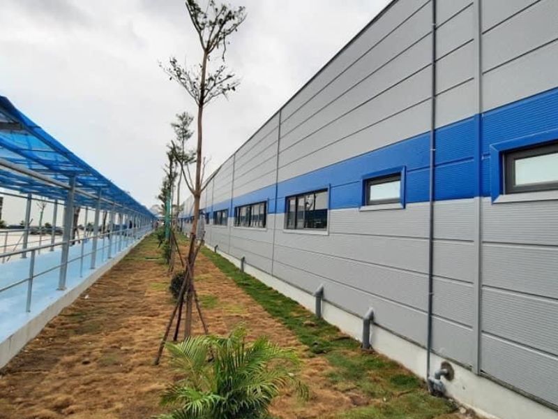  Bảng báo giá panel nhà xưởng EPS dao dộng từ 260.000 – 340.000 đồng/m2
