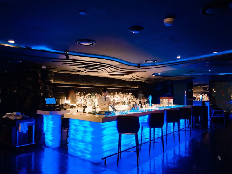  Thiết kế quán bar cường độ âm thanh lớn cần giải pháp cách âm trần chuyên dụng