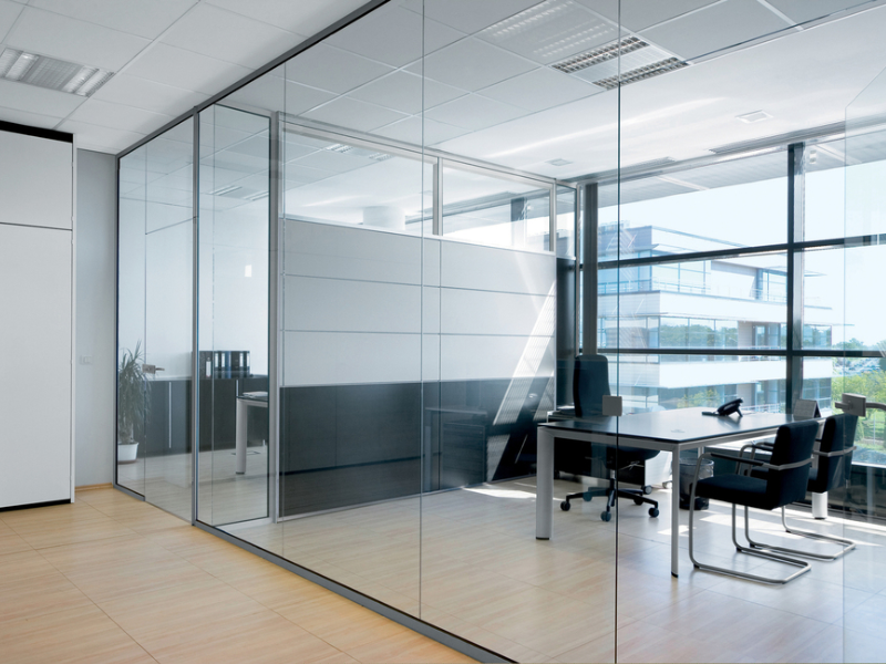  Mẫu văn phòng làm việc quận Tân Bình cách âm hiệu quả với kính cách âm 2 lớp