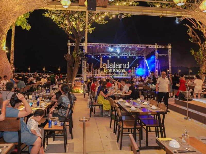  Cách âm quán beer garden yêu cầu phức tạp hơn các không gian khác