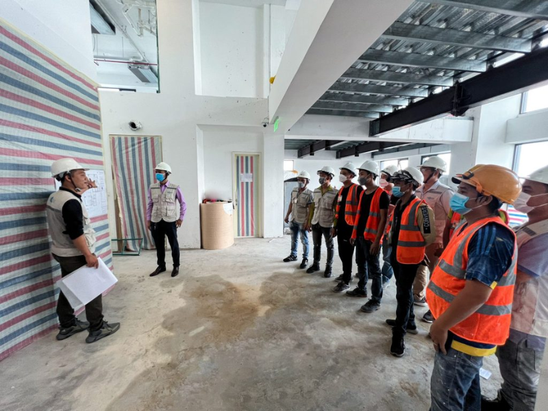  Năng lực kỹ thuật của đội ngũ thi công đảm bảo an toàn kết cấu khách sạn trong quá trình cải tạo