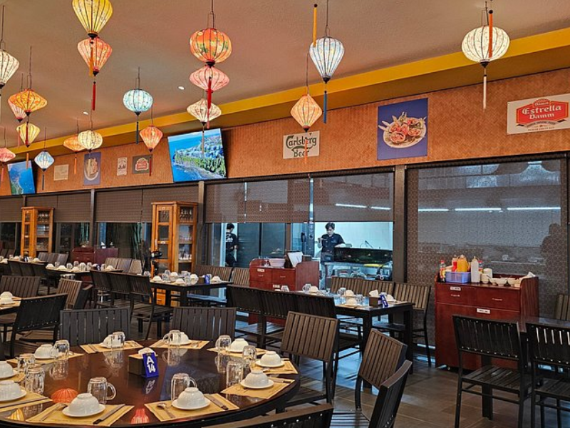  Mẫu nhà hàng hải sản với chất liệu nội thất chống thấm, chống ăn mòn hiệu quả