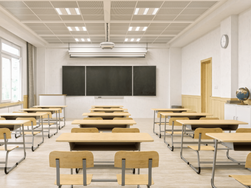  Cửa ra vào không kín cũng ảnh hưởng đến khả năng cách âm lớp học ở Tiền Giang