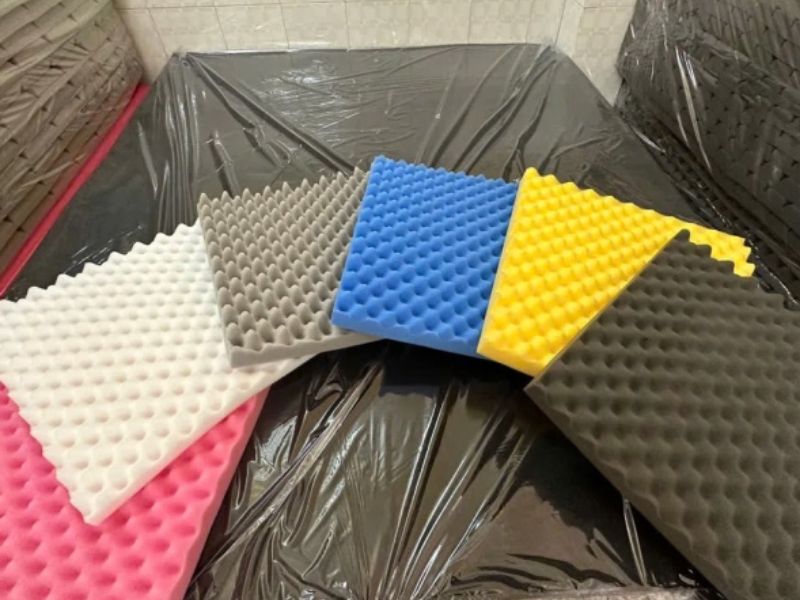  Mút tiêu âm – giải pháp hấp thụ âm thanh hiệu quả với cấu trúc mặt lồi lõm