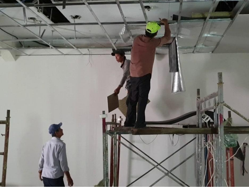  Thuê đơn vị thi công cách âm tiết kiệm hơn so với tự làm cách âm