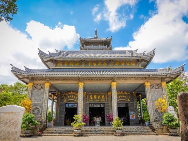  Alo Nhà Xinh – đơn vị thi công cải tạo chùa chuyên nghiệp
