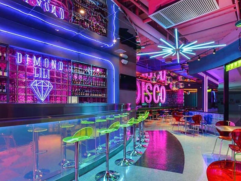   Cao su non đóng vai trò là vật liệu bổ trợ trong thi công cách âm quán bar tại Bạc Liêu