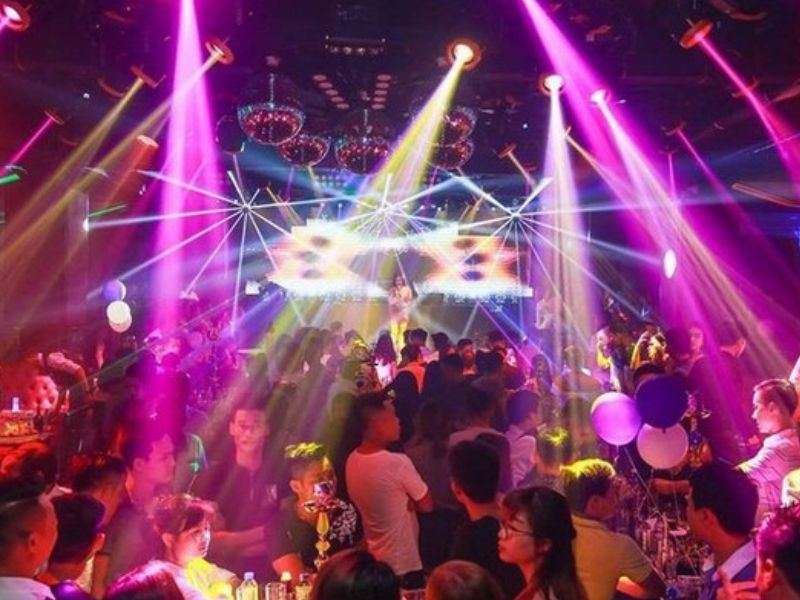  Thiết kế vũ trường HCM xử lý tốt cách âm tường bằng bông khoáng