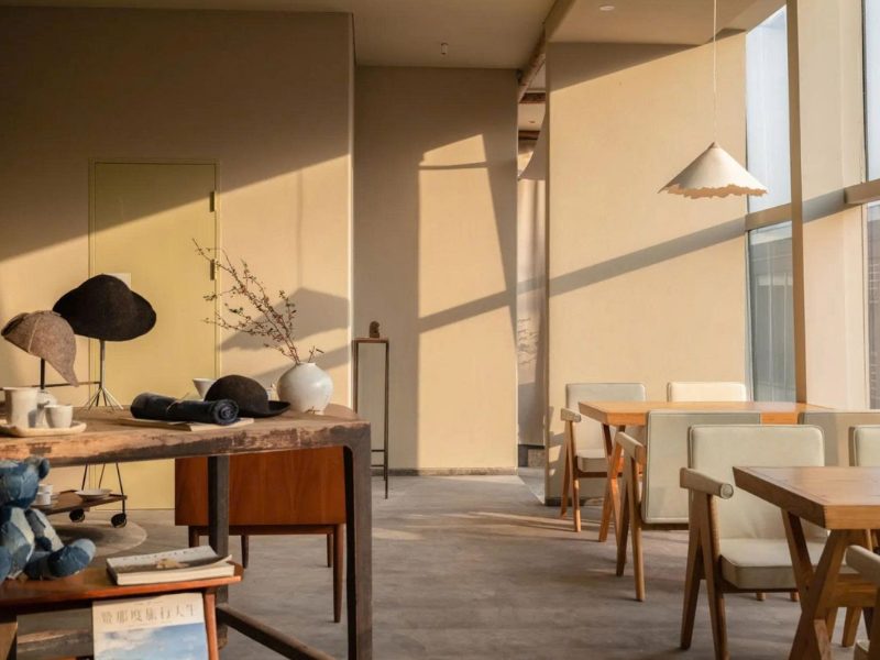  Màu sắc ấm đặc trưng mang lại không gian gần gũi với thiết kế nhà hàng Warm Minimalism