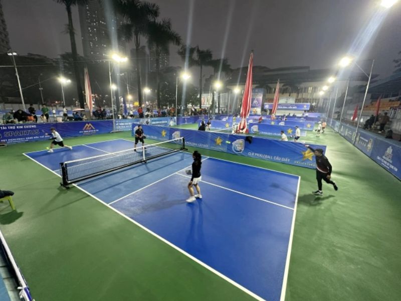 Kích thước sân Pickleball đạt chuẩn có chiều rộng 20 feet, chiều dài 44 feet