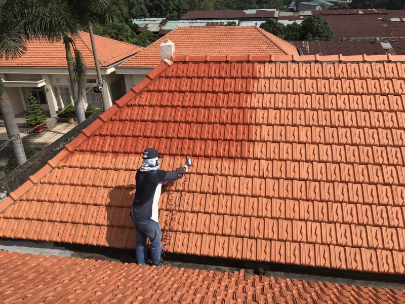   Sơn phủ mái ngói giúp đảm bảo tính thẩm mỹ cho công trình