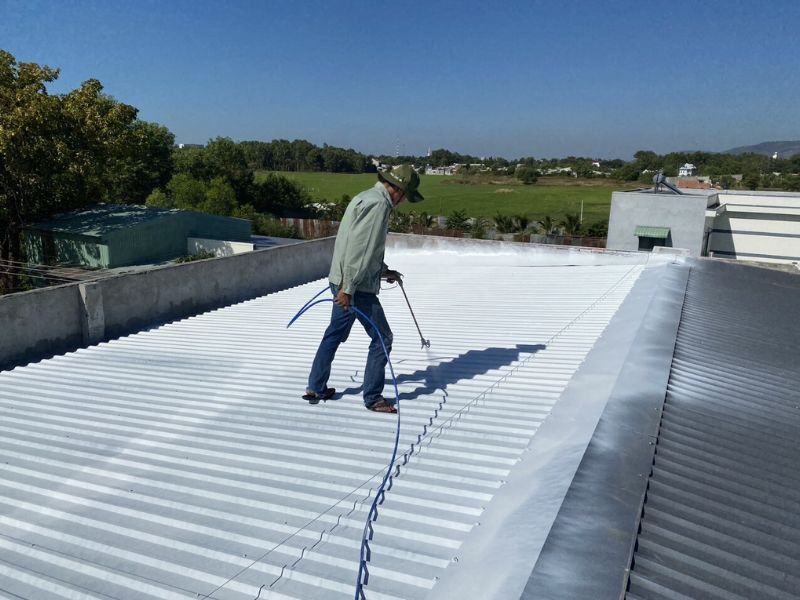  Thi công sơn chống rẻ sét mái tôn chất lượng