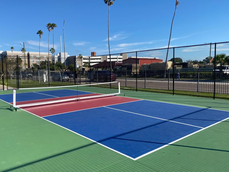  Gợi ý vật liệu phù hợp khi cải tạo sân bóng rổ thành sân pickleball
