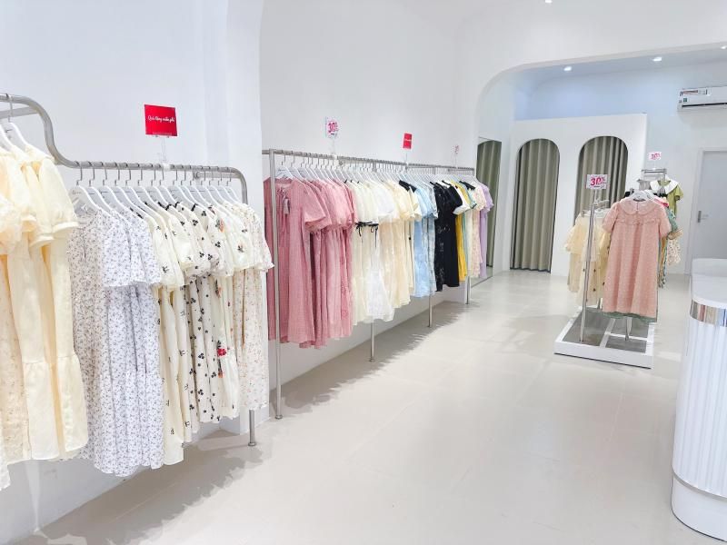  Thiết kế không gian mua sắm thông minh và tiện nghi tại shop thời trang bà bầu