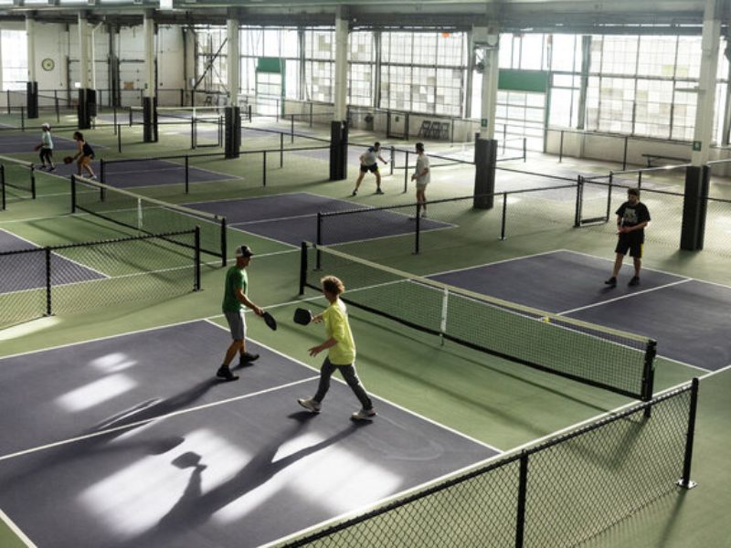 Chi phí thi công sân Pickleball phụ thuộc bởi nhiều yếu tố