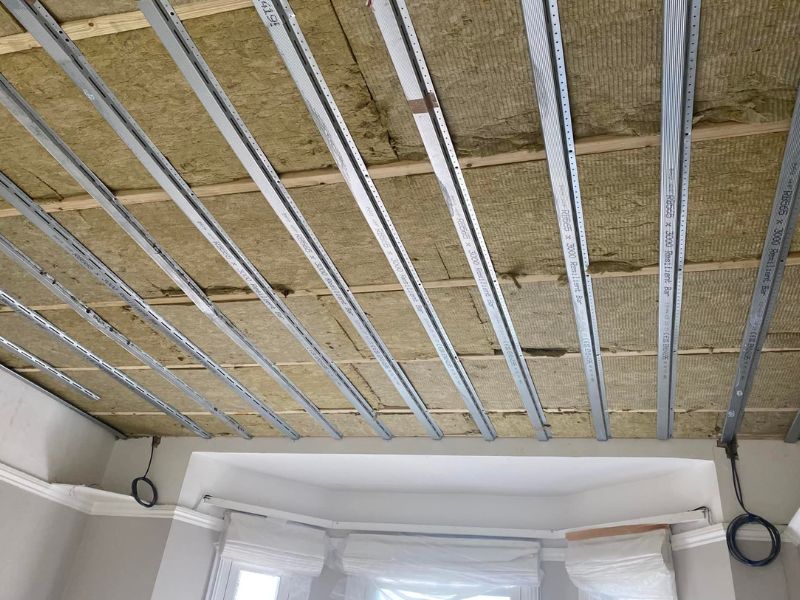  Sử dụng vật liệu chất lượng khi thi công cách âm nhà hàng