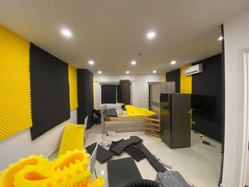 Sử dụng vật liệu chuyên dụng để giảm hiện tượng dội âm, vang âm