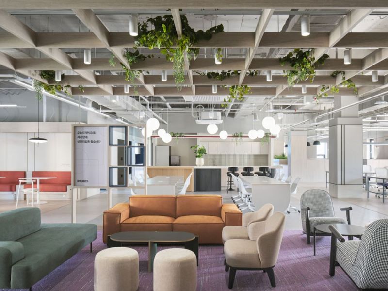  Thi công tiêu âm chuyên nghiệp cho phòng karaoke giúp kiến tạo chất lượng âm thanh cao cấp và tăng cường tính thẩm mỹ.