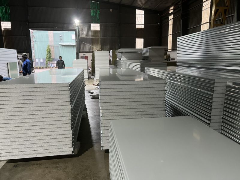  Thi công panel cách nhiệt trọn gói đảm bảo đúng tiến độ
