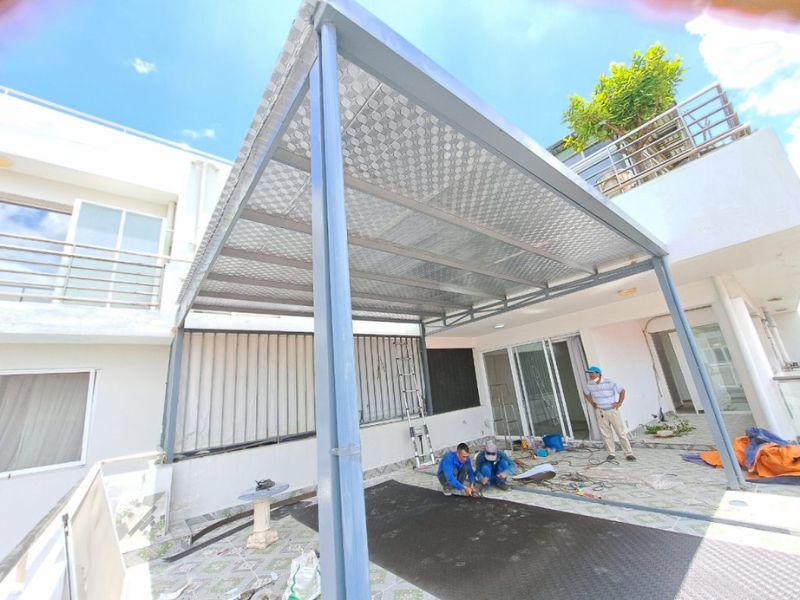  Mái panel chống nóng sân thượng bền bỉ theo thời gian