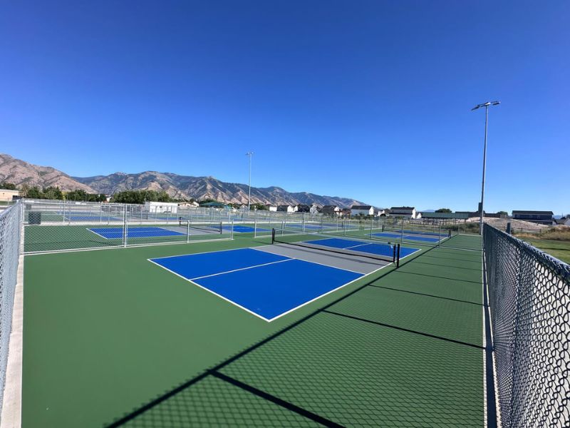  Gợi ý lựa chọn vật liệu mặt sân pickleball theo ngân sách
