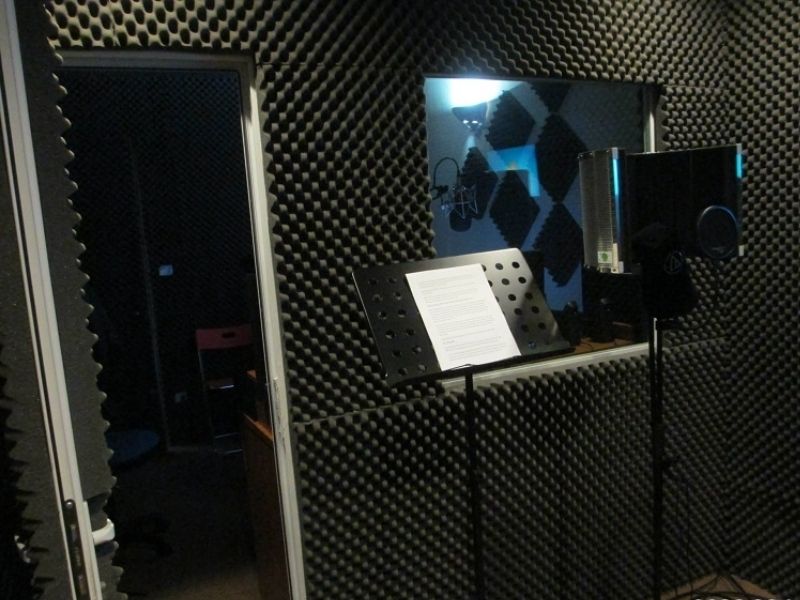  Thi công cách âm bằng mút trứng, mút gai