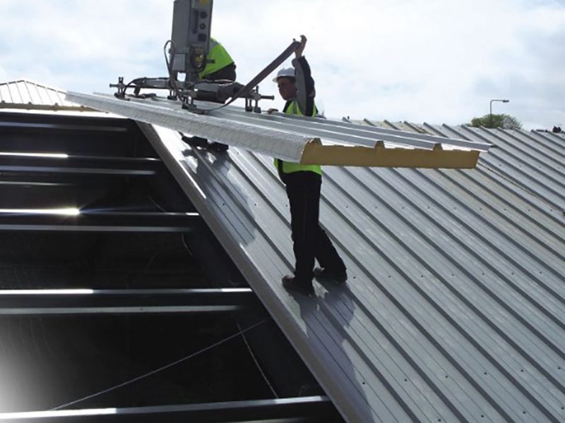  Thi công mái nhẹ chống nóng đang trở thành ưu tiên hàng đầu trong xây dựng dân dụng