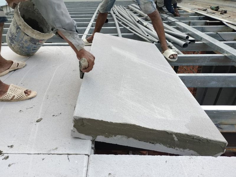  Thi công sàn bê tông nhẹ kết hợp thép để tăng độ cứng, tăng khả năng chịu tải