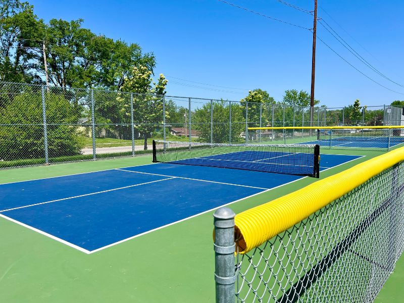  Các vật liệu phù hợp để thi công sân chơi pickleball trẻ em