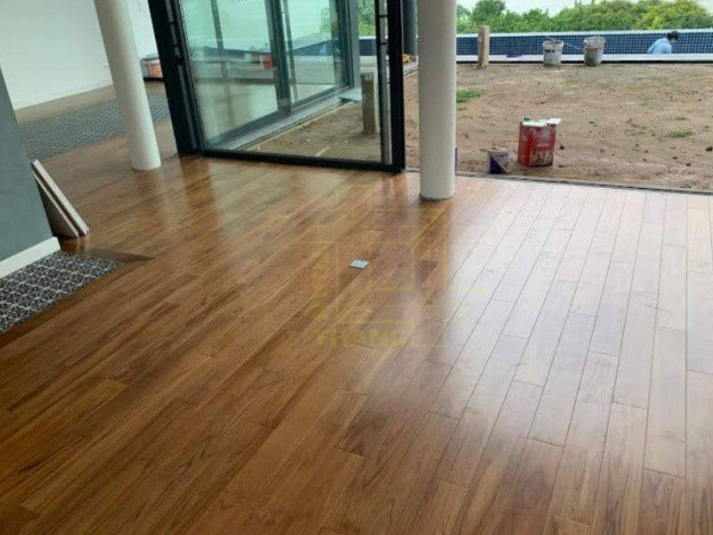  Giai đoạn hoàn thiện thi công sàn gỗ cách âm