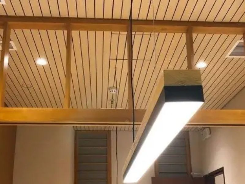  Sử dụng gỗ tiêu âm khi thi công cách âm biệt thự